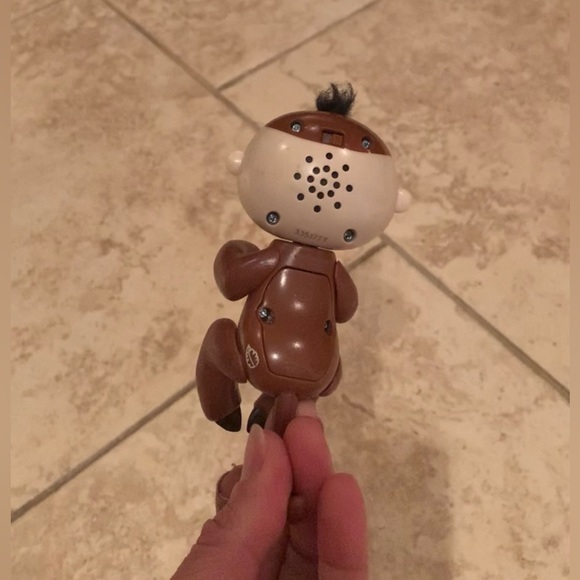 Fingerlings Interactive Baby Sloth Kingsley by WowWee Collectible - Picture 6 of 9